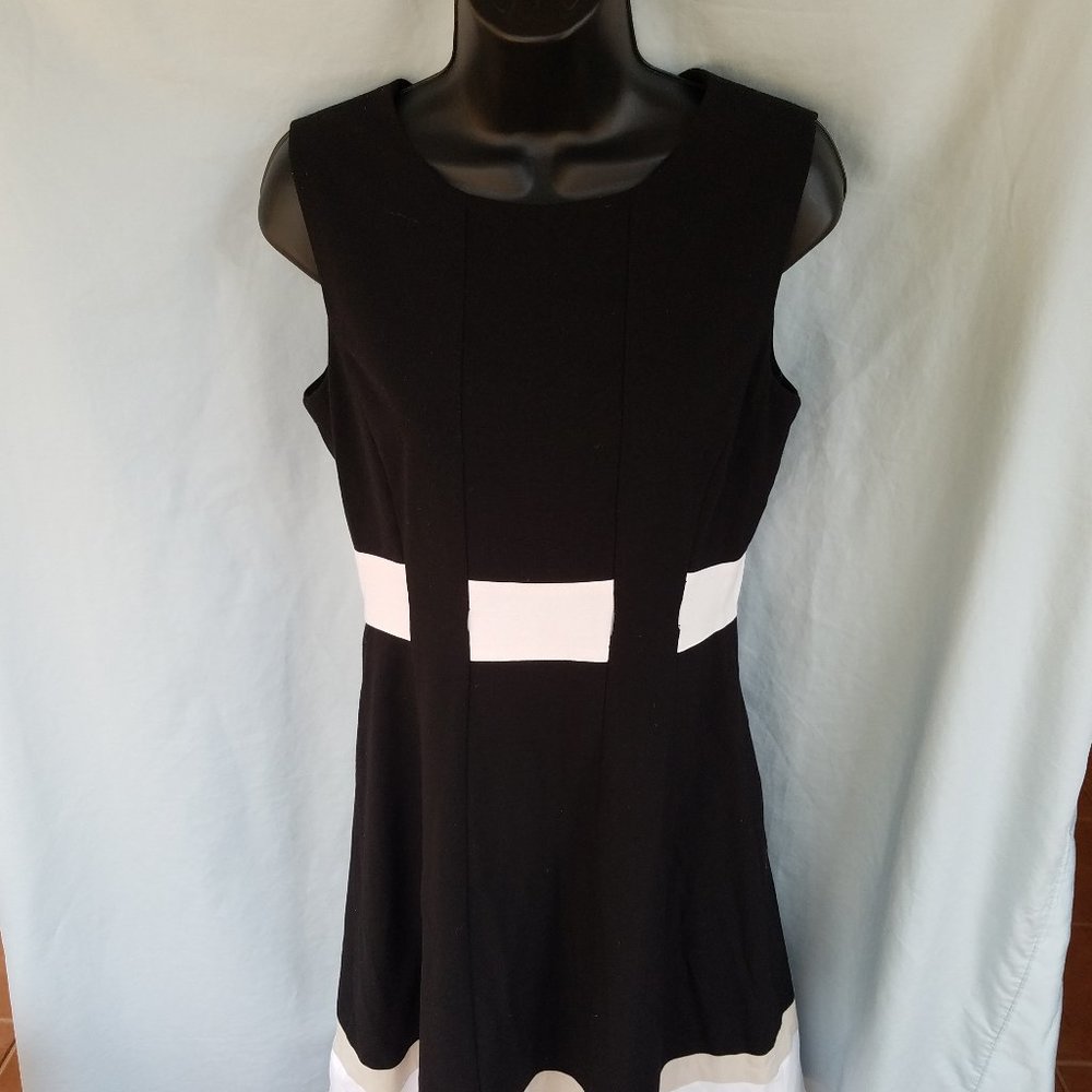 Calvin Klein Size 4 Black and White Polyester Sleeveless Dress